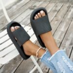 1 Pair Women'S Thick Sole Non-Slip Slide Sandals, Casual Slippers For Beach And Indoor/Outdoor Use, Comfortable All-Season Eva Shoes, Hand Washable Solid Color, Indoor Slippers - Image 4