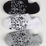 6 Pairs Of Black, White, And Grey Women'S Ankle Socks - Image 9