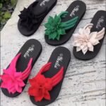 1Pc Women'S Floral Flip-Flops Women'S Floral Embellished Flip-Flops, Solid Color, All-Season, Slip-On, Vacation Style, Fabric Upper, Eva Sole & Insole, Mid Heel, With Taizhou-Origin For North America & European Special