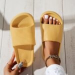 Solid Color Eva Pillow Slides, Soft Sole Lightweight Home Bathroom Slides, Non-Slip Comfort Beach Shoes - Image 3
