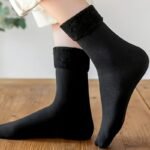 4 Pairs Of Thermally Insulated Socks Made Of Polyester, All-Season Fleece-Lined Warm, Solid Black, Machine Washable Socks With Medium Tube For Cold Resistance - Image 4